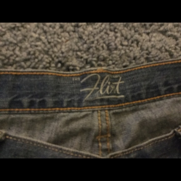 Shorts - Picture 2 of 3